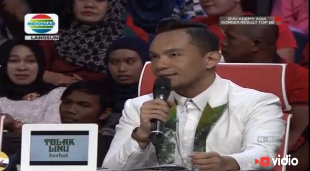 Indosiar's tweet photo. Luar biasa sekali, @Lesti_Jenong_DA ini anak ajaib! Kata @FakhrulRaz1 #DAcademyAsia https://t.co/npbE5im413