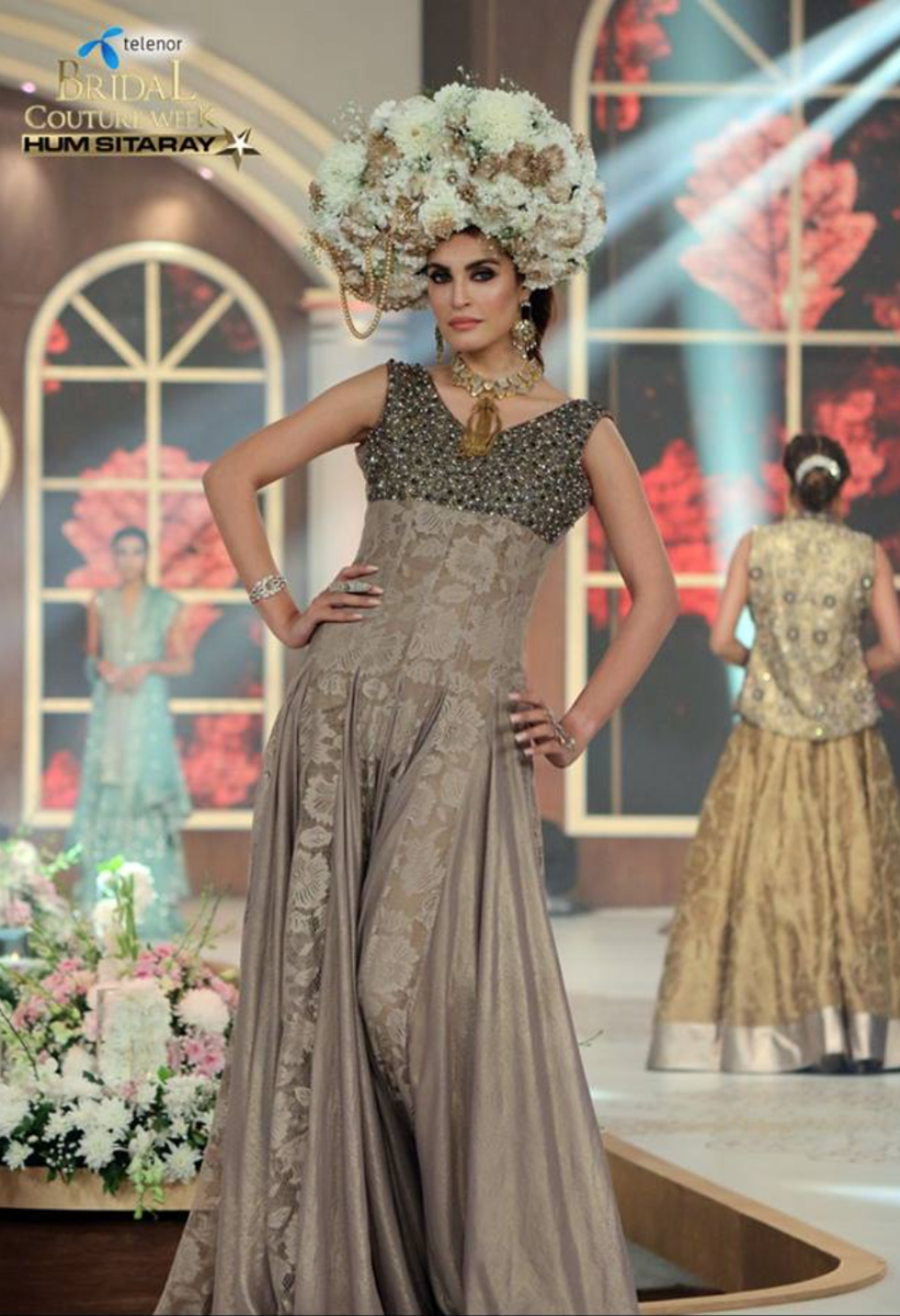 BombayStores's tweet photo. #TBCW2015: Each decadent ensemble @LAJWANTI13's 'Royal Glam' collection lived up to its namesake at @TBCWOfficial https://t.co/UgghQW8oJK