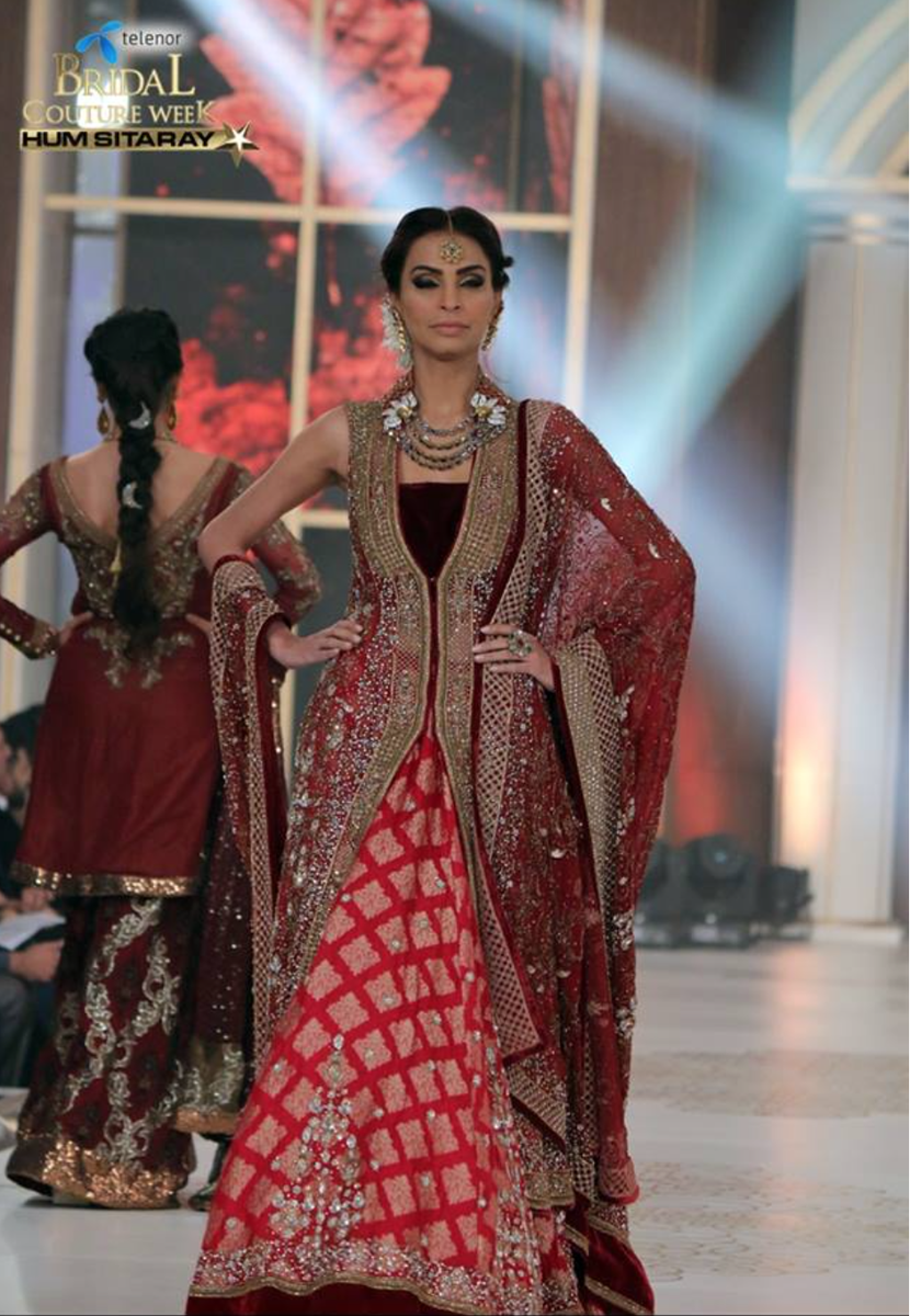 BombayStores's tweet photo. #TBCW2015: Each decadent ensemble @LAJWANTI13's 'Royal Glam' collection lived up to its namesake at @TBCWOfficial https://t.co/UgghQW8oJK