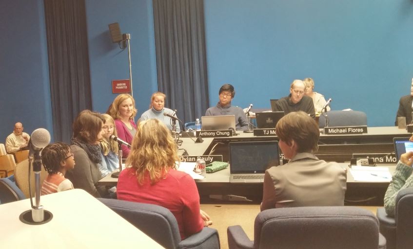 MMSDignite's tweet photo. G1 schools share their digital experiences with the MMSD Board of Education. https://t.co/b7M8Szyt29