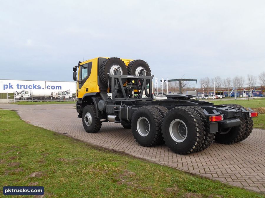 pktrucks's tweet photo. Something special: 3 #Iveco #Trakker AT720T42WTH #6x6 #tractorheads - NEW. €105.000 per unit https://t.co/SKnD9ud41j https://t.co/gUibjc3Msv