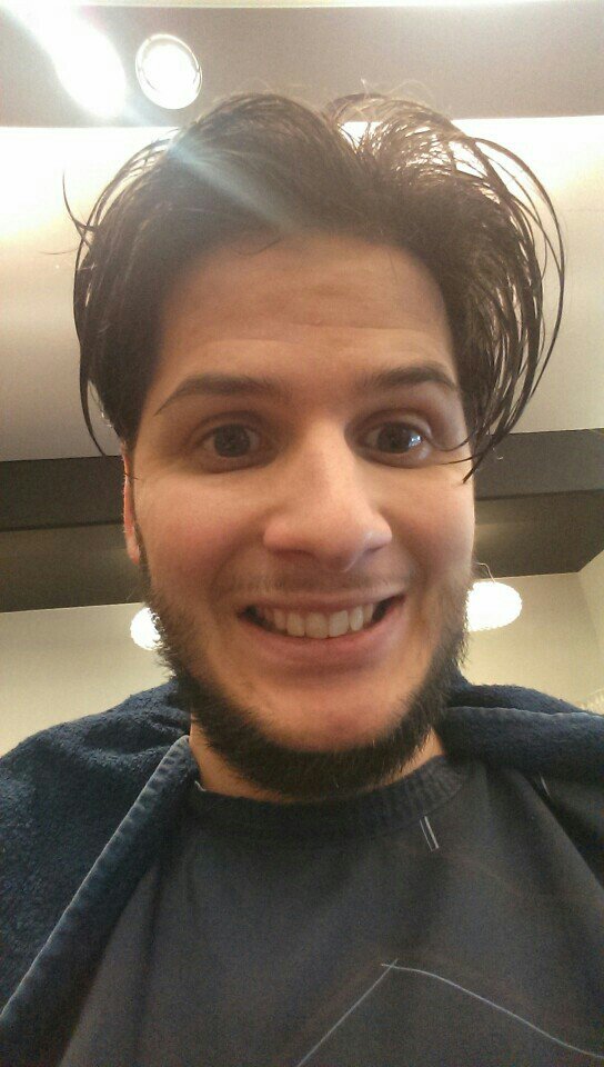 Pierke008's tweet photo. Wilde haren temmen! (@ Elliott Hair &amp; Make-up) https://t.co/FpZXvNuKzb https://t.co/U6rhn7wsJM