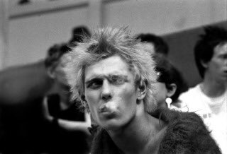 Paul Simonon 

( B & V of The Clash )

Happy 60th Birthday!!!

15 Dec 1955

PunkRock Bassist Icon & Legend 