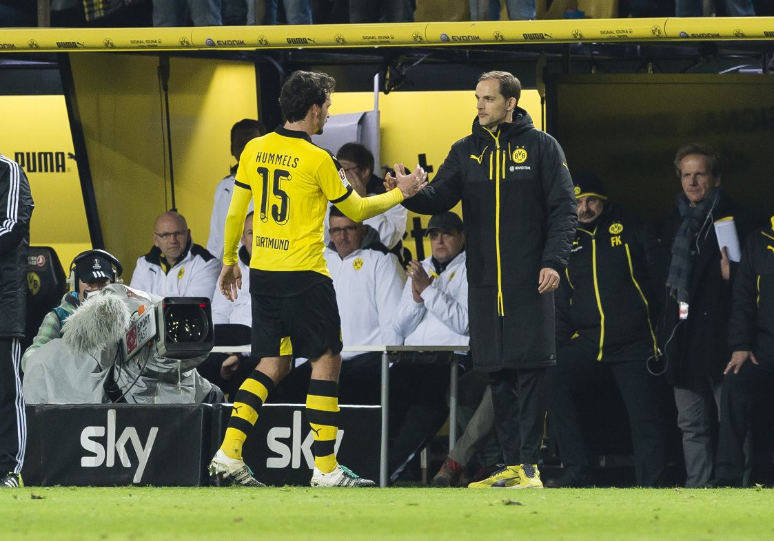 BVB's tweet photo. Happy Birthday, @matshummels! 🎂 🎁 🎉 https://t.co/o3j8mSbvLz