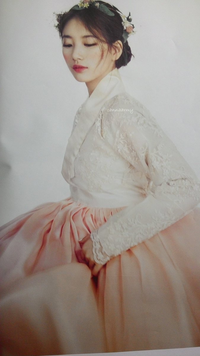 cannaArmy's tweet photo. @missA_suzy [scan]  #baesuzy #1stlookmagazine vol 101 #숮이 #수지 #미쓰에이 💝💝💝💗💖💖💋💋
#Dorihwaga #suzycollection https://t.co/hkbCrowrRN