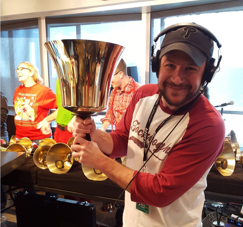 PrestonSteve933's tweet photo. That's a BIG bell!   #notmanythingsarebiggerthanNickshead
@PhillyBells https://t.co/SKLTSGo9F9