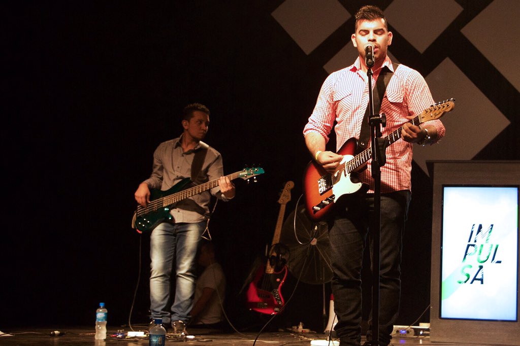 willfabre's tweet photo. Recordando lo que fue este día sábado en Isidro Casanova #Impulsa2015 !! Su nombre levantado en Alto !! #GDA https://t.co/zvGGy8n4HN
