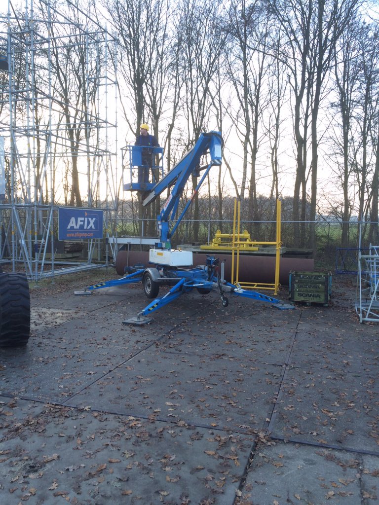 scavesnl's tweet photo. Werken met de Hoogwerker conform SOG cat. 3A/3B/1B #training #hoogwerker #SOG https://t.co/ESni1rz78R