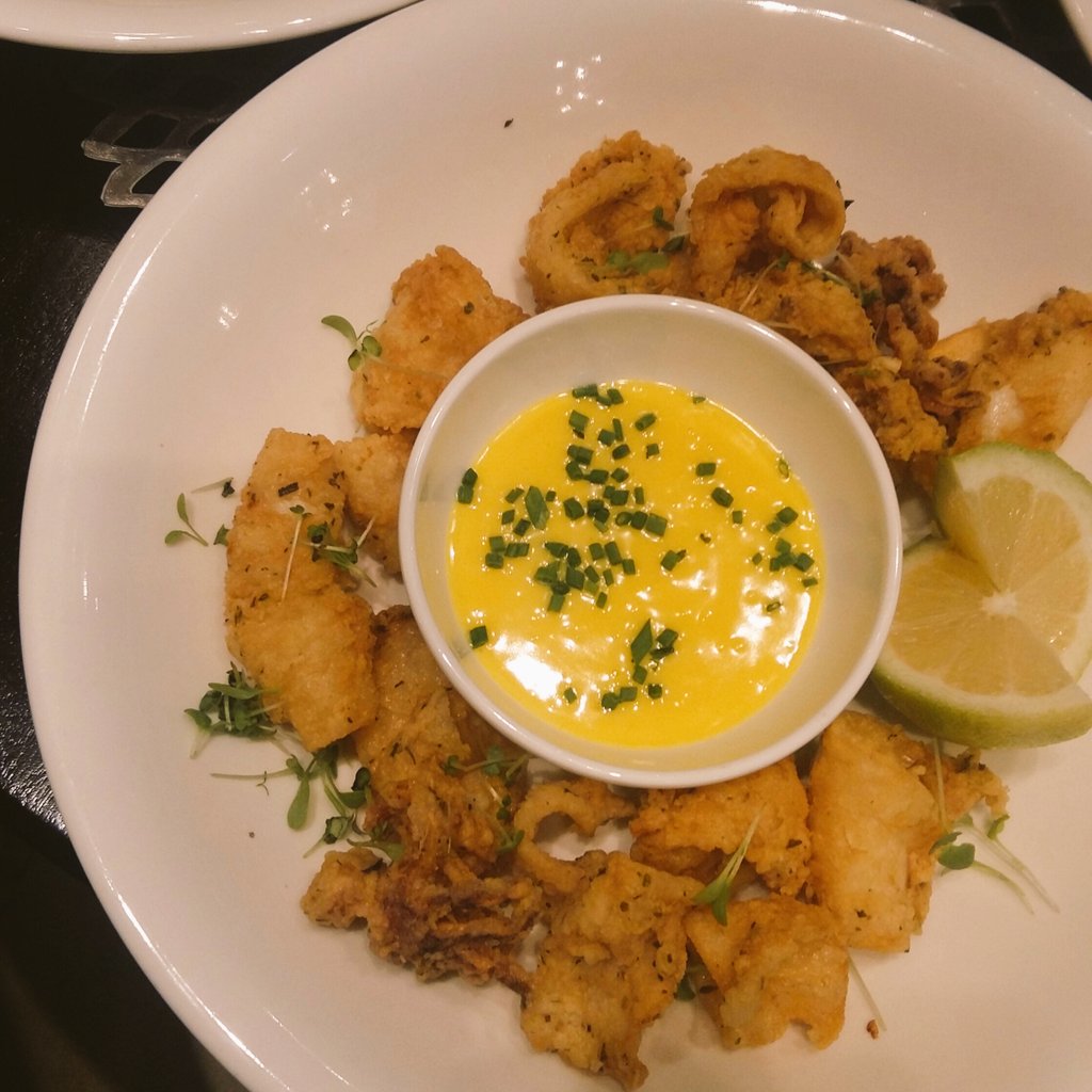 lusciousCT's tweet photo. Lightest, melt-in-the-mouth fried calamari with aïoli @AnthonijRupert #SummerTapas #BestCalamariEver https://t.co/zHecud1C7e