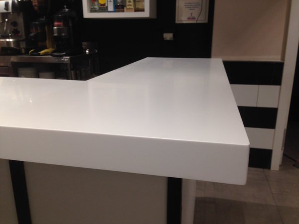 HIMACSEurope's tweet photo. 2 different styles, but 1 common thread: the use of #HIMACS. V/ @oscarhimacs @ar_solidsurface #receptiondesk https://t.co/Yw8Ctq8RHj