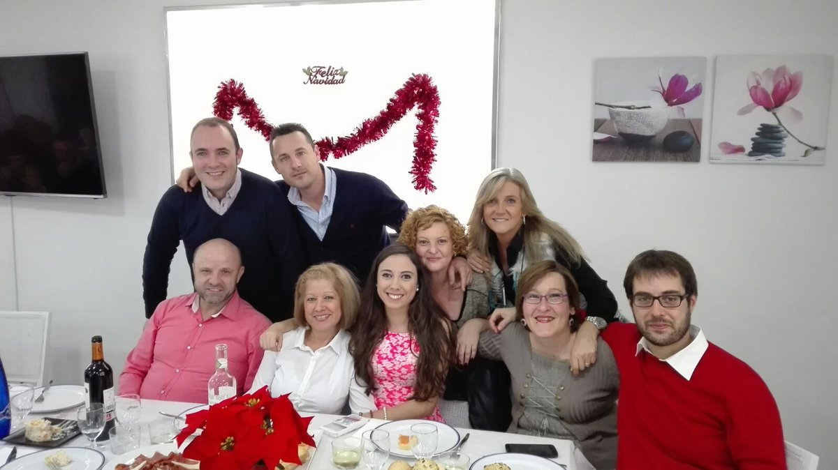 SWEETHOTELES's tweet photo. Report de nuestra cena de navidad #SweetsFans tenemos unos equipazos !!! #SweethotelContinental #SweethotelRenasa https://t.co/Mahakc0B2k