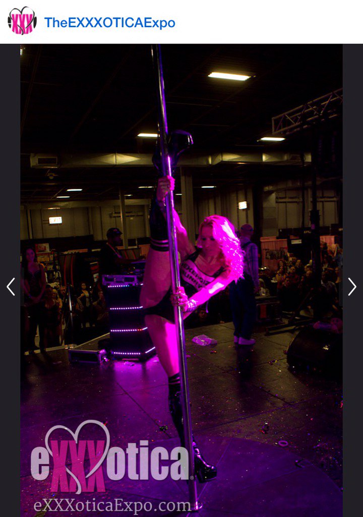 1976BadKitty's tweet photo. #exxxotica2015 #dianalynn #poledancer #polecontest #fitness #workoutwednesday #stripperlife #exxxotica #polegirl https://t.co/j3GeApT2op