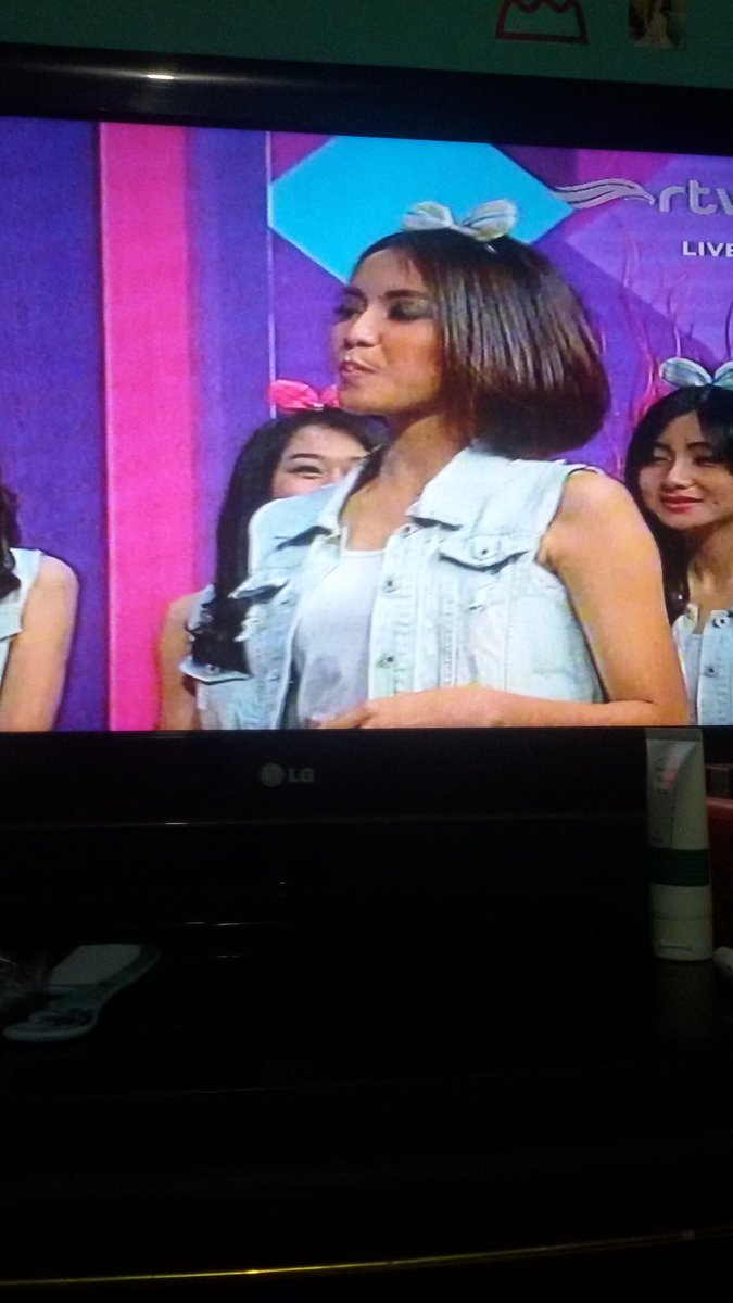 MutizerOfficial's tweet photo. Slmt malam princess mutizer .. Hari ini mimin bahagia sblm tdr dtmnin sm cce @FunMutiaraChiBi d tv. Love you so much https://t.co/EZ9pWUJT4Q