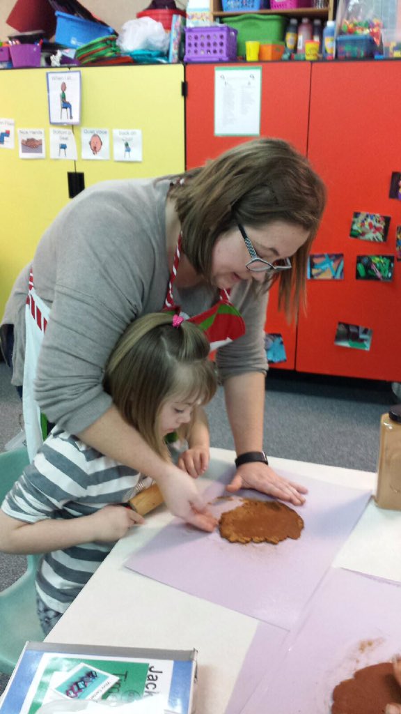 MissTomasek's tweet photo. Mmmm, it smells delicious! Cinnamon ornaments in the classroom. #craftingwithkids #smellsgood #ornaments https://t.co/dRk4sAiWF0