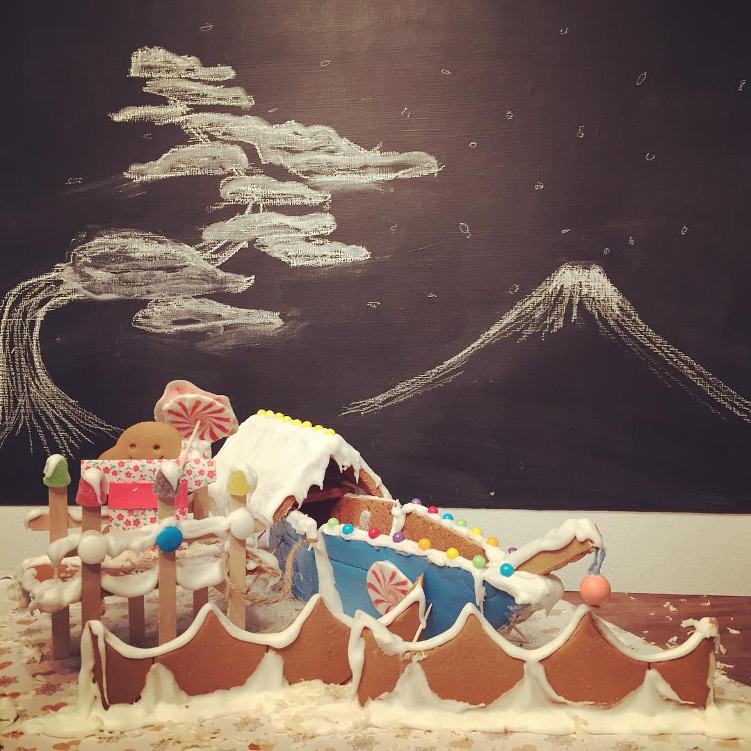 kevinkirchner's tweet image. Our Japanese #getdatebox Gingerbread Boathouse—so fun! Help us win a Maui trip by liking  → instagram.com/p/_Ta63DA-5832…