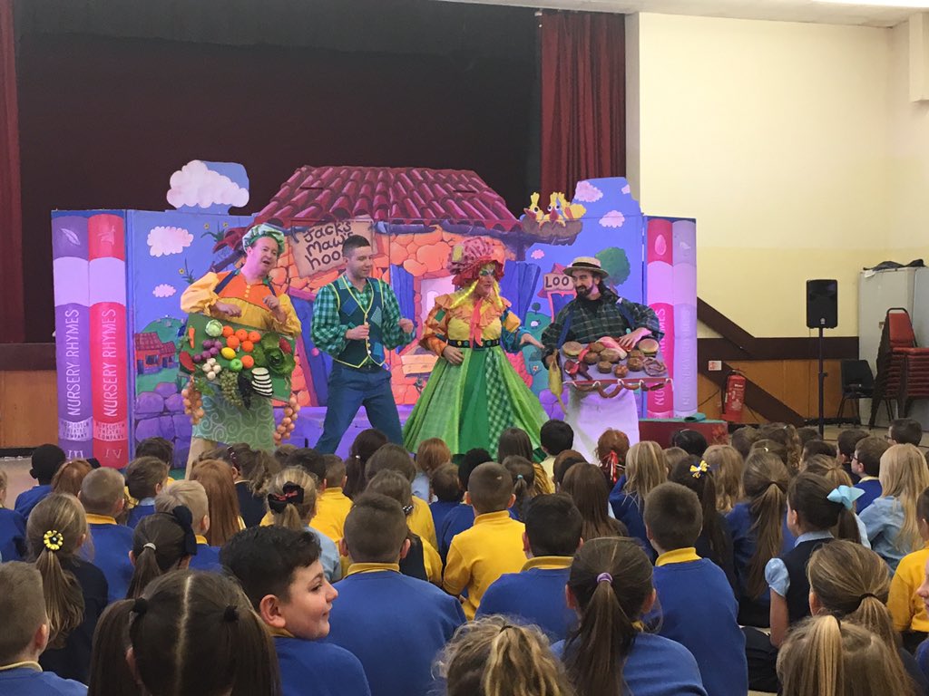 sandaig_ps's tweet photo. Thank you to hopscotch for a fantastic panto#jackandbeanstalk @HopscotchTiE https://t.co/JUNDMm52l4