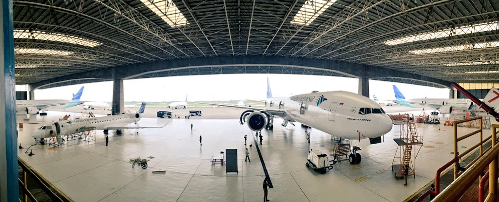 AsepKambali's tweet photo. Hangar II, GMF AeroAsia SHIA #GAbehindTheScene @IndonesiaGaruda https://t.co/cUxuWykVqf