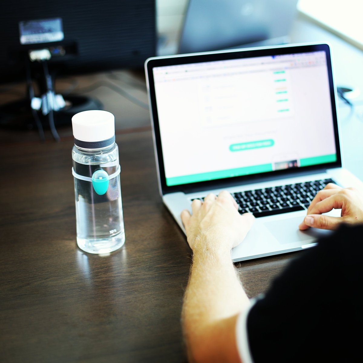 Ulla will keep you properly hydrated even on the busiest day. ulla.io #ulla #drinkwater #hydration