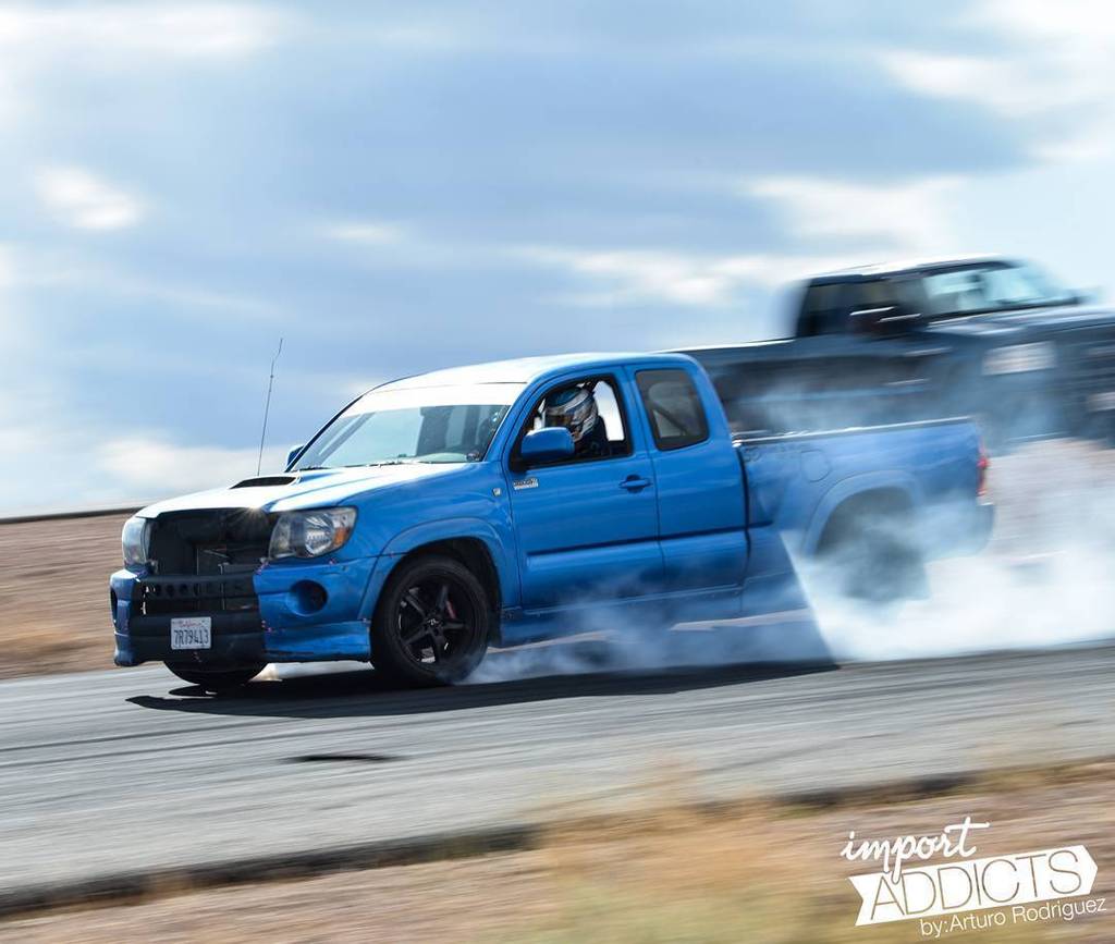 m_mediouni's tweet photo. Golly gee, I do believe it is #tacotuesday. #toyota #tacoma #xrunner #lsx #vhate #lsxrunner #drifttruck #drifting #… https://t.co/OYkf6grboB