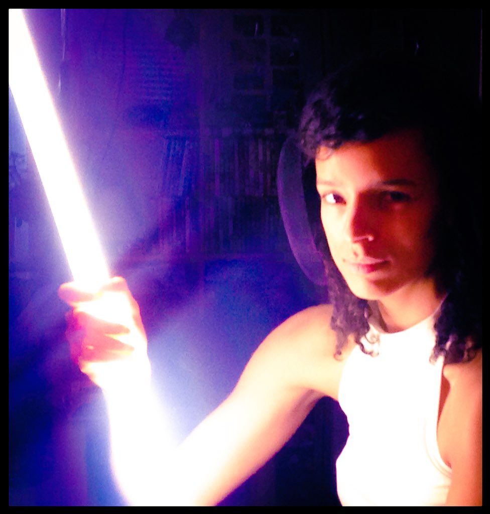 AnyaKrasnikova's tweet photo. Never leave a #director alone with #lighting equipment. #starwars #TheForceAwakens #dpProblems @LittleFuryFilms https://t.co/sEkUG4ftUh