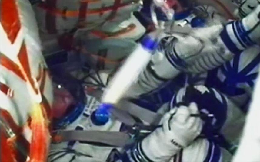 Watch: Moment #TimPeake hits zero gravity on his journey to International Space Station telegraph.co.uk/news/science/s…