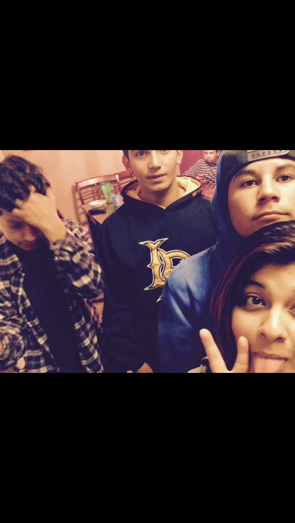 itslikefucklys's tweet photo. these pics were officially taken one year ago. These niggas still kick it like every day. #RealLifeFriendshipGoals https://t.co/r4foXlaPVs