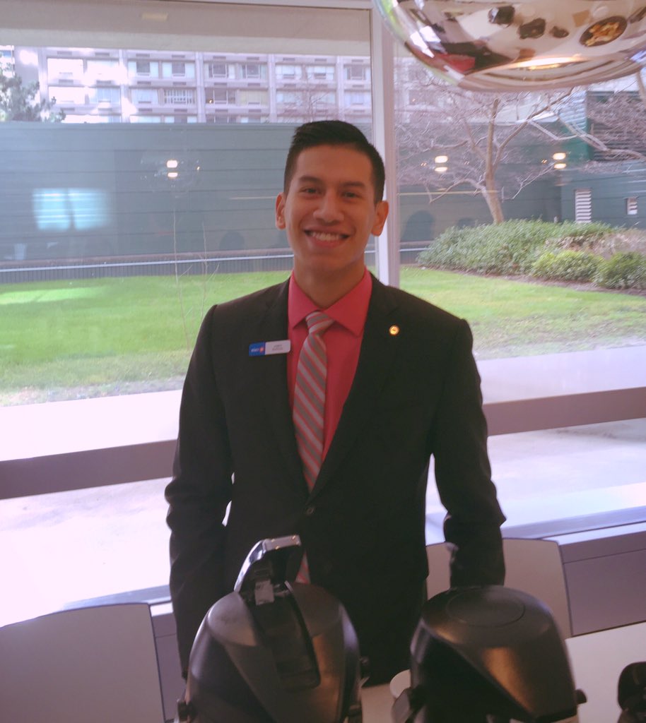 Congrats James Toronto West BMO Spotlight Award Winner #beingbmo #waystowin #leader <a href="/POliveiraRVP/">Paula Oliveira</a> <a href="/DufferinMallBM/">Veronica</a>