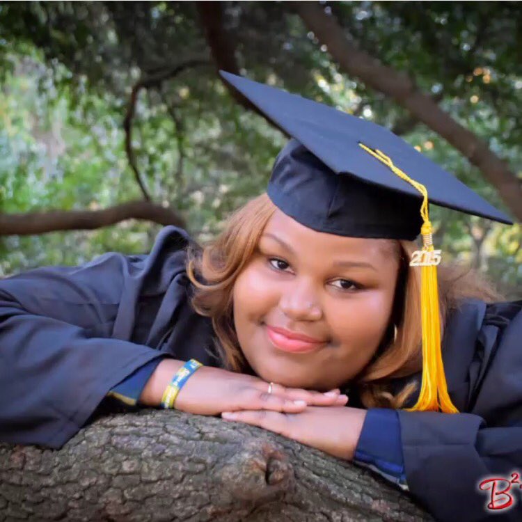 USCU_D9's tweet photo. Congrats grads! #USCU15 #UpstateGrads #GreeksGraduate https://t.co/MHqnWj5UvD
