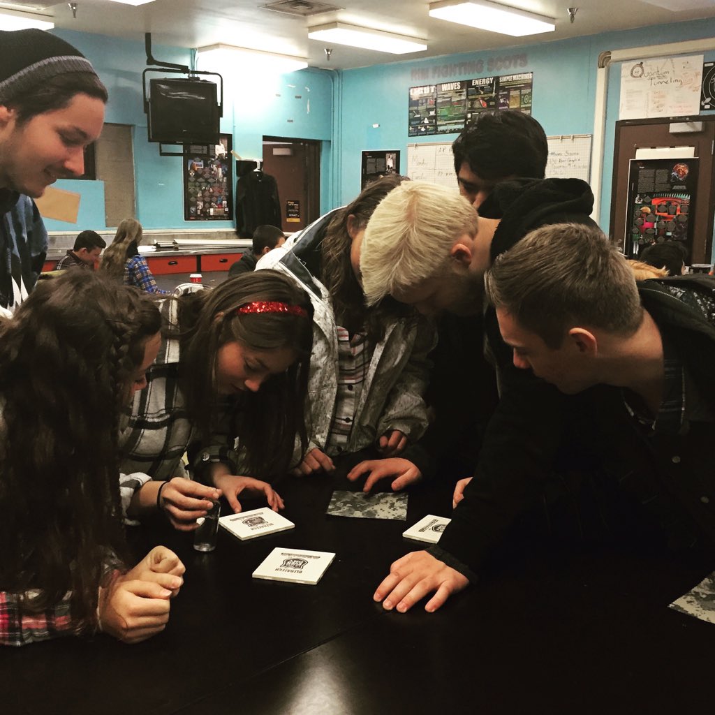 OmniNano's tweet photo. Students get hands-on with nanocoated surfaces. Super hydrophobic! #STEMeducation #LearnNano Thanks @OfficialEverDry https://t.co/fMUDAEq1WN