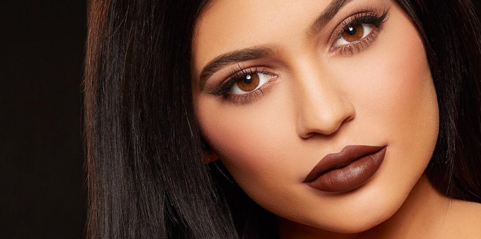 ELLEmagazine's tweet photo. Here's why people who bought Kylie Jenner's lip kit before it sold out are MAD: https://t.co/z9MsxMvFV0 https://t.co/9LWOKA9qJt