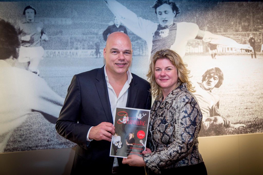 Tweede editie van gastvrijheidsglossy 'Jeannine', met als thema Horeca is #topsport bij brasserie Ajax in Arena.