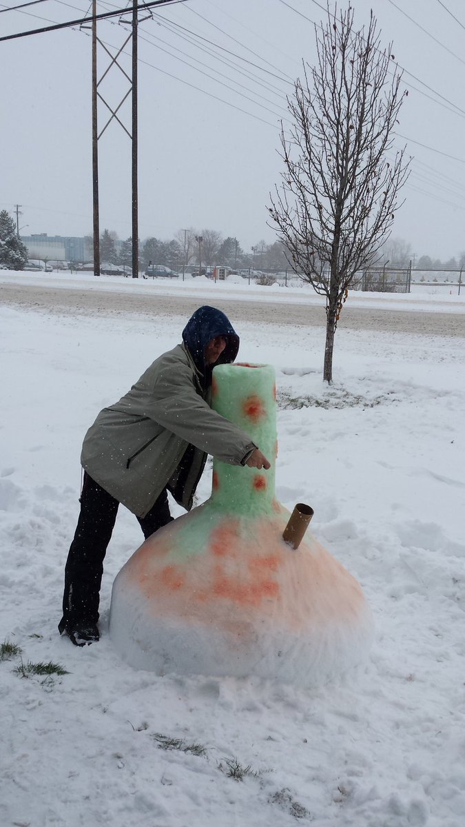 LittleTreeWeed's tweet photo. What an awesome #Snow !  Enough to make a #SnowBong outside of #iBakeDenver.  Come toke with us! #SnowDay https://t.co/mqxCY7lJ12
