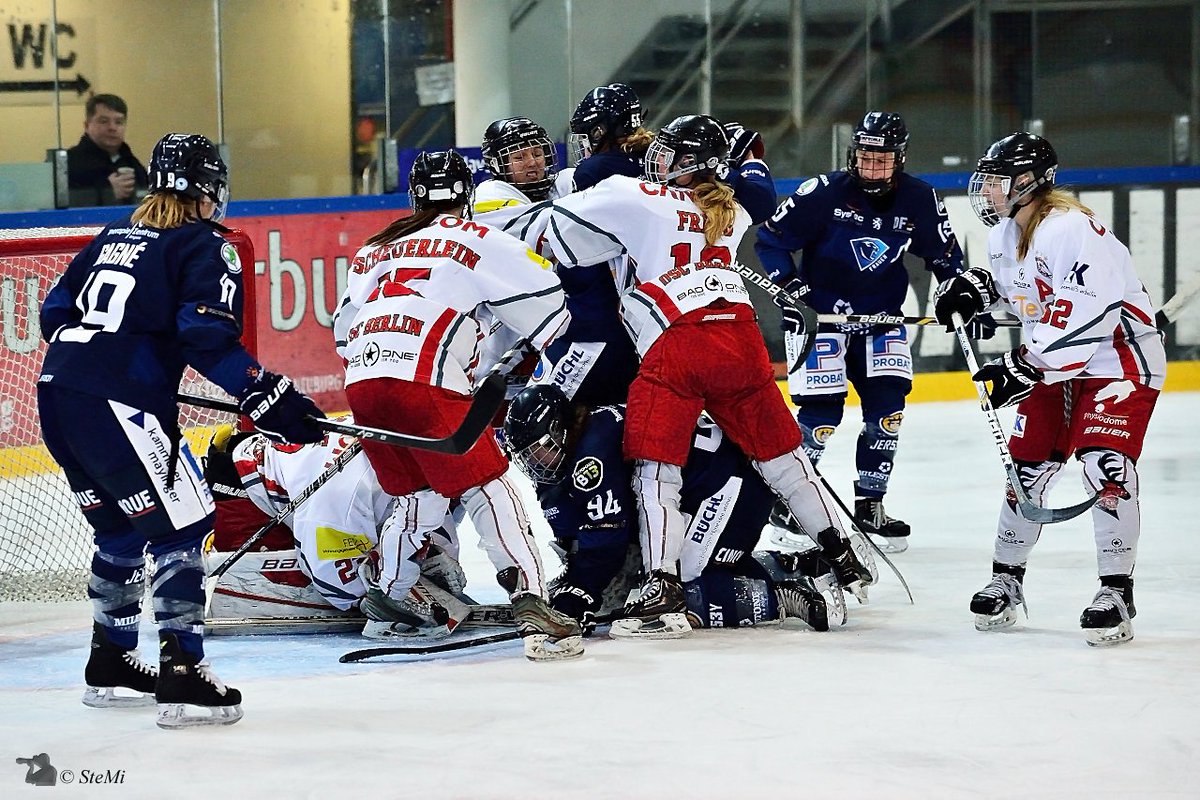 OSCEisladies's tweet photo. 56 Bilder von @ERCIngolstadt vs. @OSCEisladies sind online und wie immer alle sehenswert - https://t.co/LGnP28ffU0 https://t.co/alQbdrNRnB