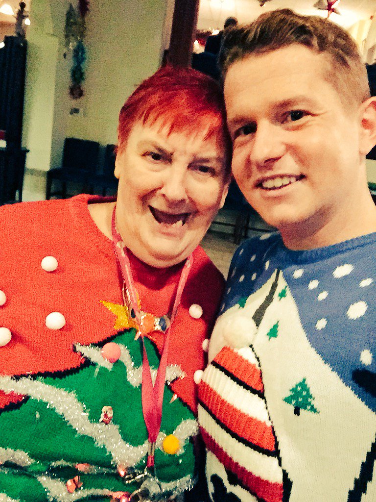 FrazzleJones's tweet photo. Love the Christmas do for @FryersWalk everyone had a lovely time #party #friends #cheers 🍷🎄 https://t.co/aM8RTaeAky