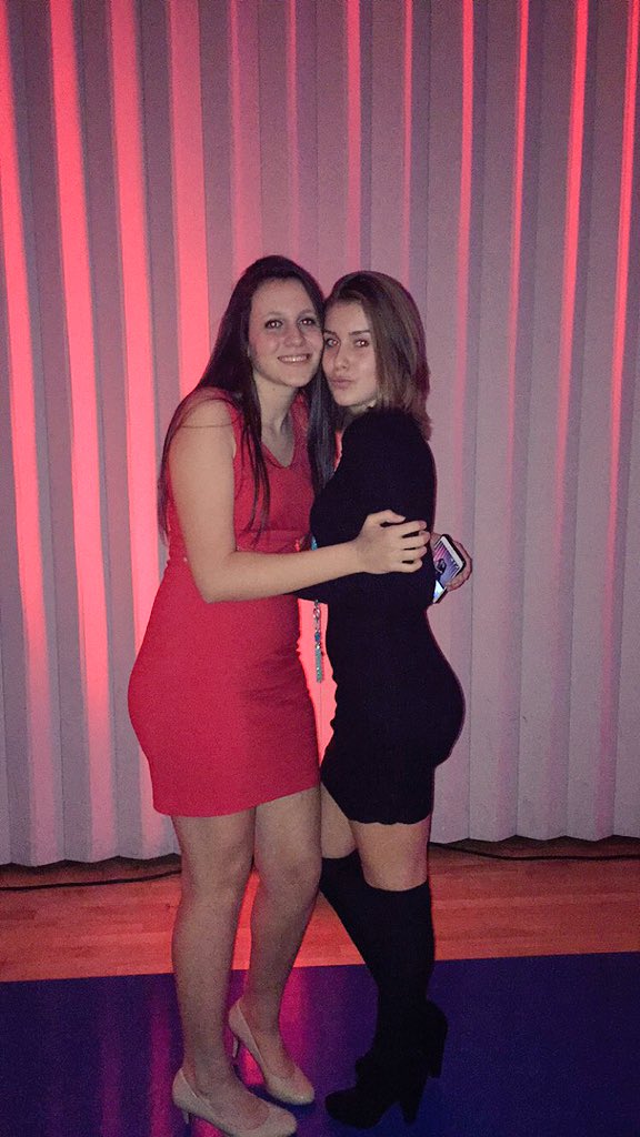 michelle_lowski's tweet photo. so yea this ma hot mama 😜 https://t.co/ycPRfxrCl9