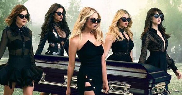 SheWired's tweet image. New Poster Proves #fiveyearsforward Is Not Your Mother's #PrettyLittleLiars  bit.ly/1ISYut8 #PLLPoster
