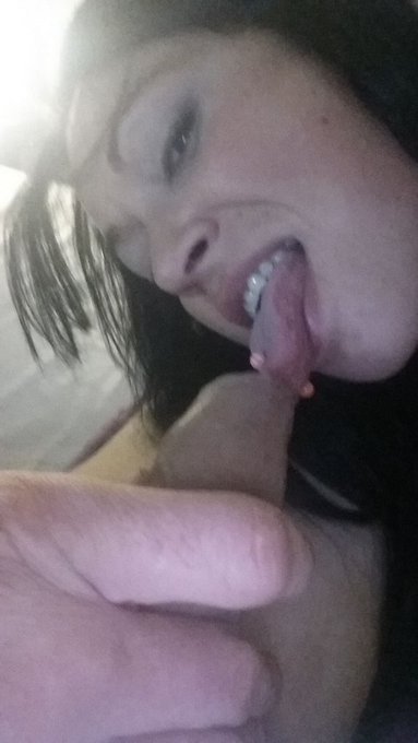 Me encanta q un hombre m diga quiero ser tu puta Jajajaja https://t.co/nrXAPrLObH<a href="/tag/felizjueves"class="tags"><span>#felizjueves</span></a>