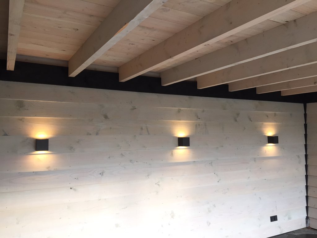 Mooie up/down lampen geplaatst met led verlichting. #Nieuwekerk aan de IJssel.