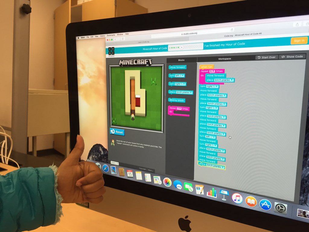 D8Explorers's tweet photo. Learning how to code! Minecraft @ school = happy students! #HourOfCode #5D8 #8D8 #9D8 https://t.co/zaJDTiyk65 https://t.co/ThwOz3Ylkj