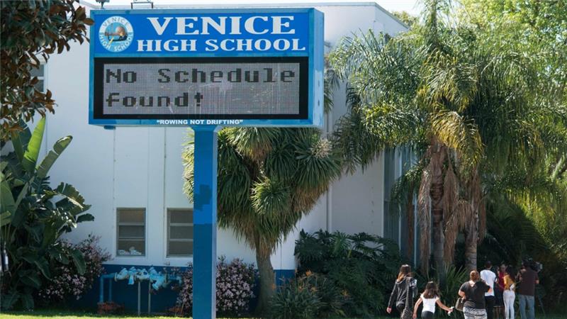 MarcSerra21's tweet photo. All #LosAngeles schools shut after 'threat' https://t.co/nlLbXQnUxT https://t.co/onUeszDMiE via @AJENews
