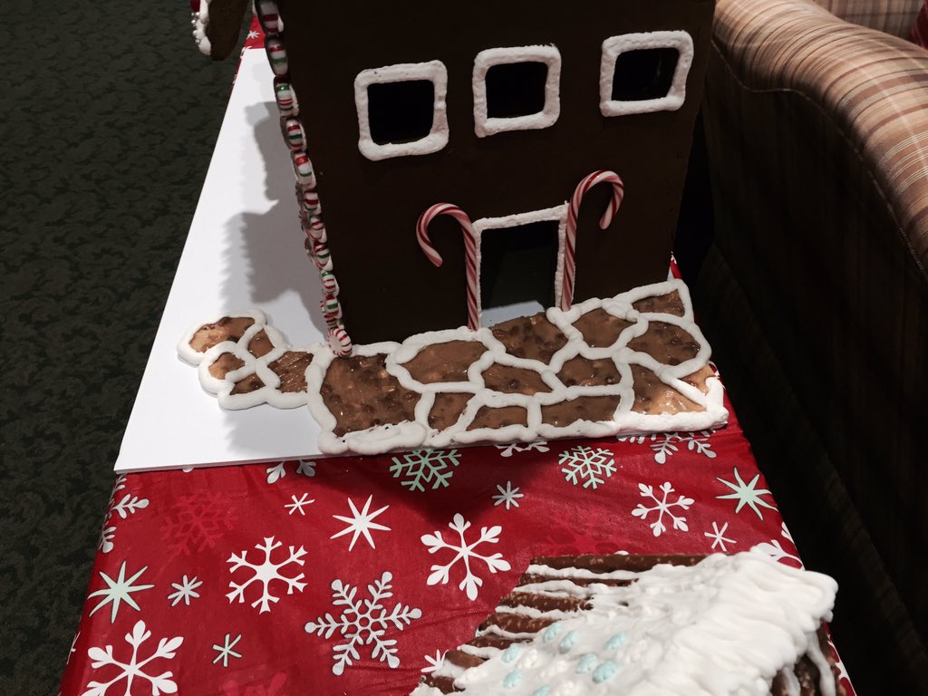SlaneMelinda's tweet photo. Gingerbread House at The Terrace @bethebenchmark https://t.co/egkpcGcYnp