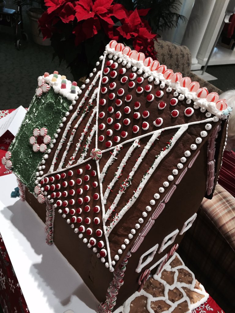 SlaneMelinda's tweet photo. Gingerbread House at The Terrace @bethebenchmark https://t.co/egkpcGcYnp