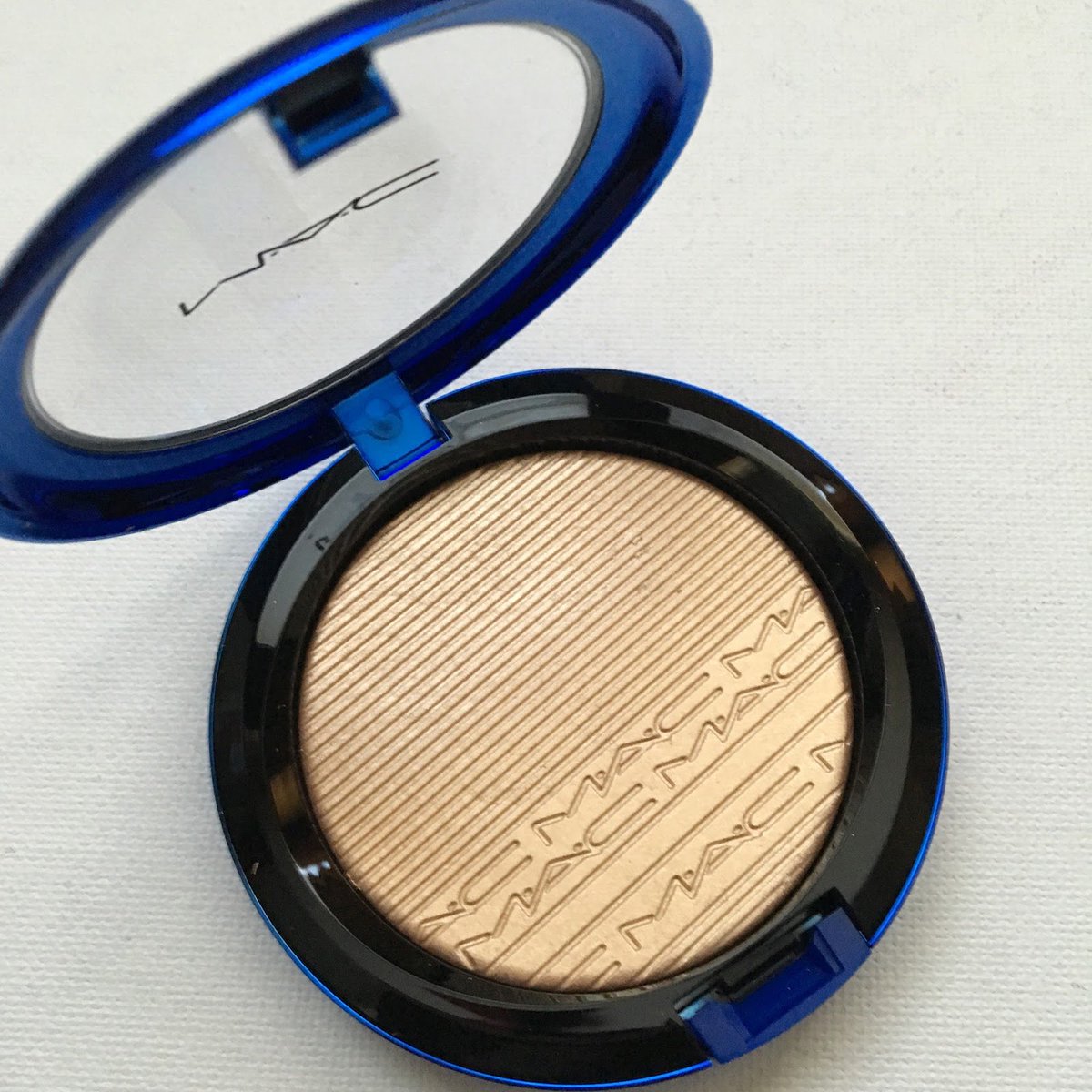 IN EXTRA DIMENSION SKINFINISH / MAGIC OF THE NIGHT is completely out of stock! Where you lucky enough to get one?