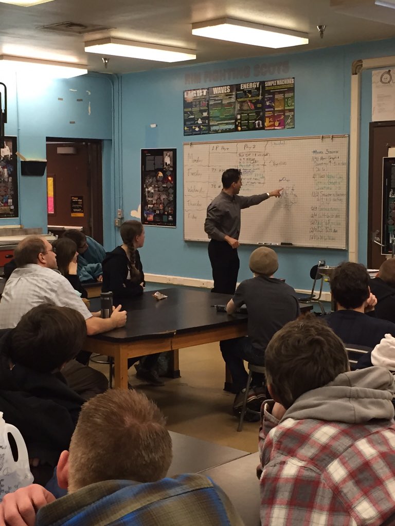OmniNano's tweet photo. Dr Curreli at it again! Teaching students about #graphene used for water filtration. #nanotechnology #LearnNano https://t.co/ORLwNdqamM