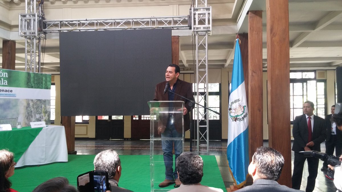 JulioH_GT's tweet photo. "Que nuestro Quetzal nunca muera, que nuestro Quetzal viva por siempre" Palabras de Presidente Electo, Jimmy Morales https://t.co/E3lc9tvAxw