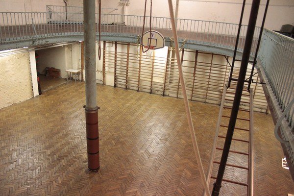 call_me_PRC's tweet photo. Oldest surviving basketball court (1892) is in a Paris YMCA. Gym was modeled after the Springfield Y. https://t.co/BCeKhWQnSL