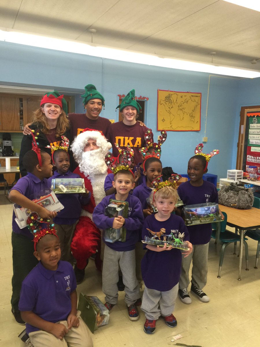 RPInews's tweet photo. A giving spirit. #RPI fraternity @PiKappaAlphaRPI delivers gifts to 400 kids in Troy PS 2. @RPIUnion #RPIstudentlife https://t.co/mVxSuqrGVG