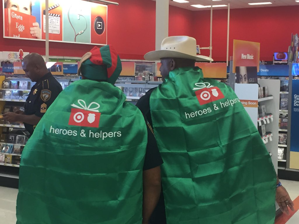 davidtollar's tweet photo. Cool Target holiday partnership with Houston Police!  "Shop with a cop!" @therealdmck #G392Perks https://t.co/QswaDURQ1f