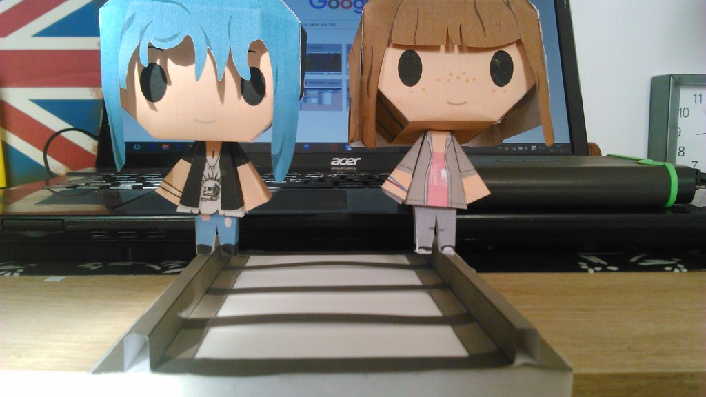 LifeIsStrange's tweet photo. Something a little different for today's #FanartFriday

Get your own cut-out models here: https://t.co/6nf1EZTC9y https://t.co/wKgbcEYHCz