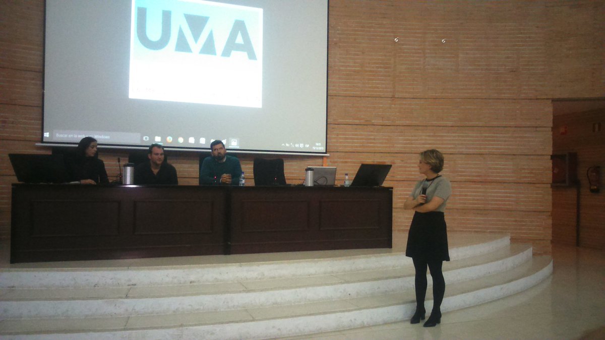 UmaInvestiga's tweet photo. Se abre el debate de la mesa redonda en manos de nuestra moderadora Cristina Téllez. Haced vuestras preguntas!!  ✌✌ https://t.co/TgYjL0zlHR